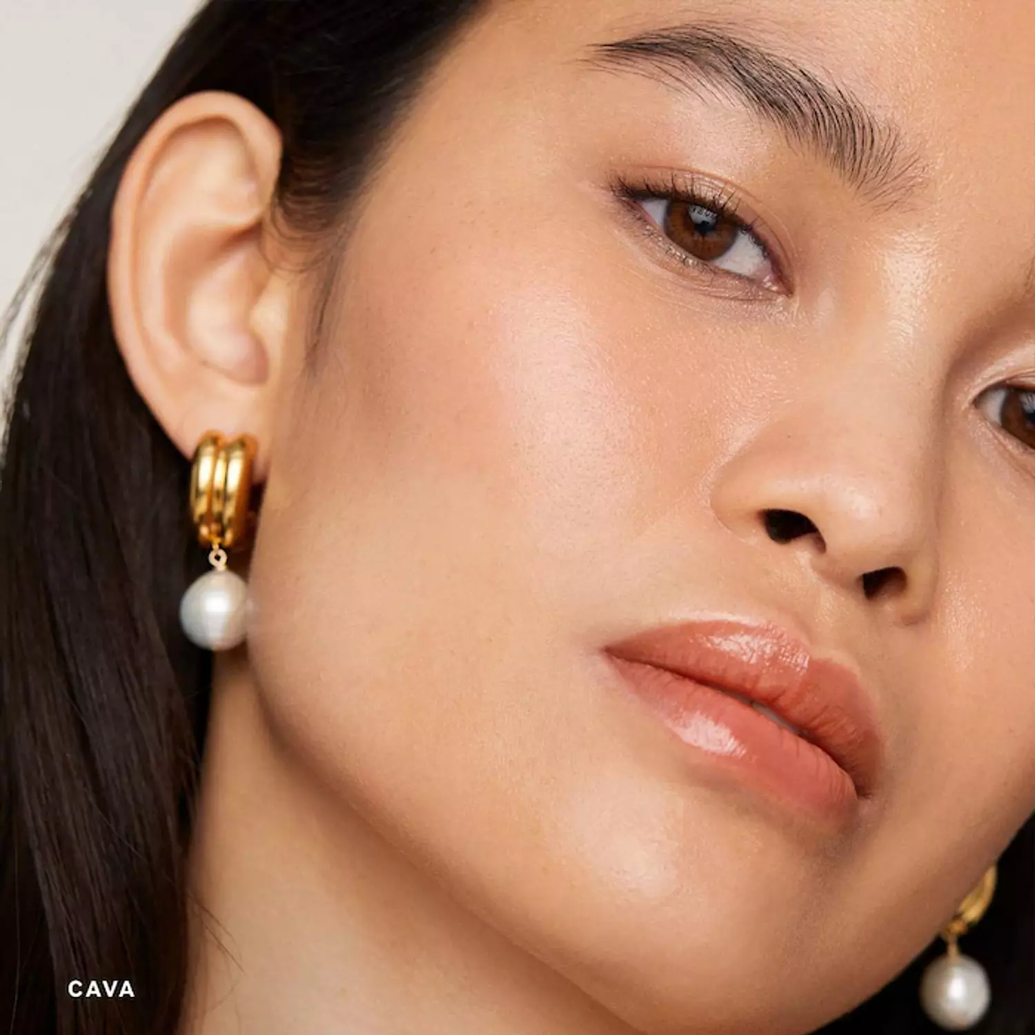 MERIT Day Glow Dewy Highlighting Balm 2