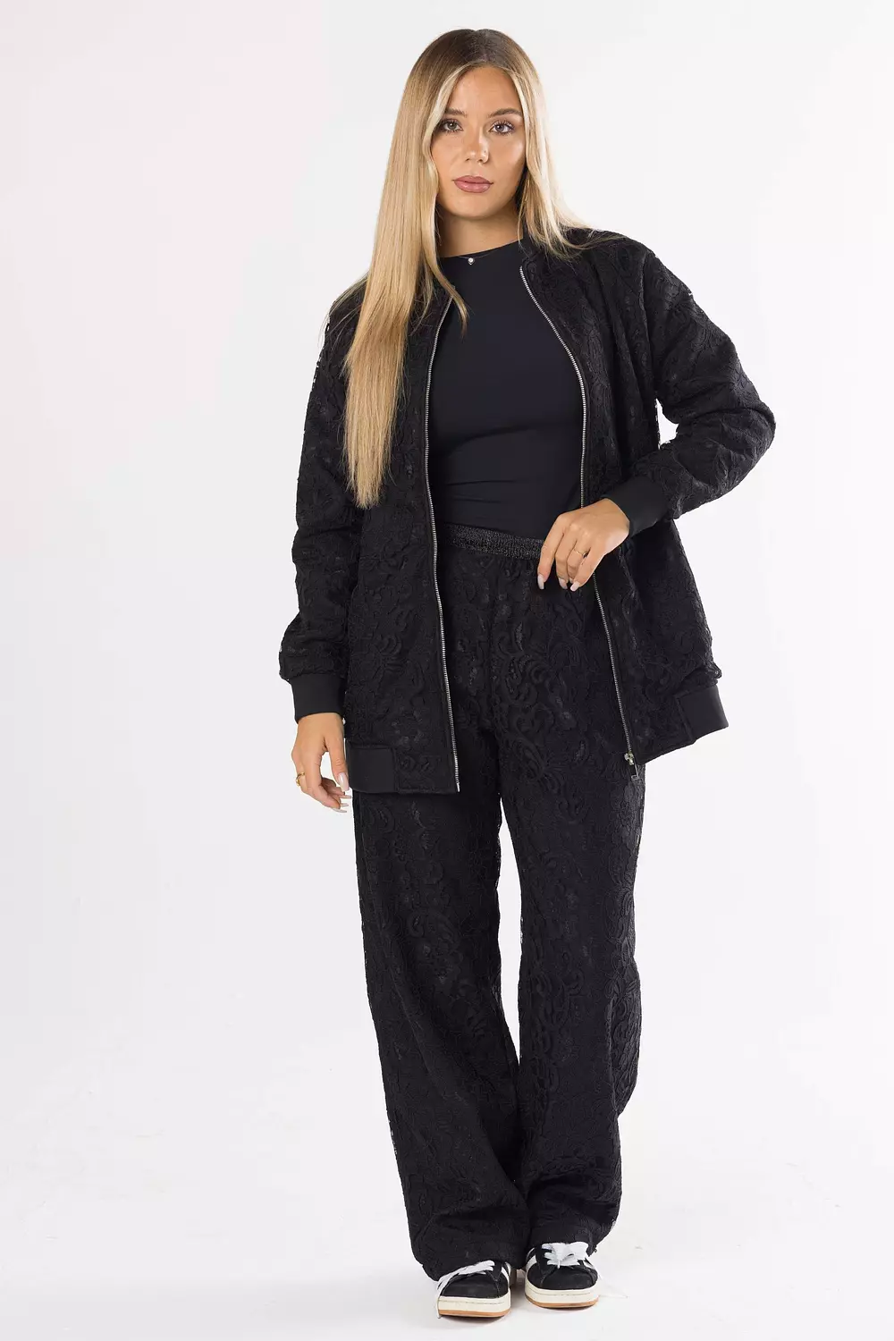 Black lace set image