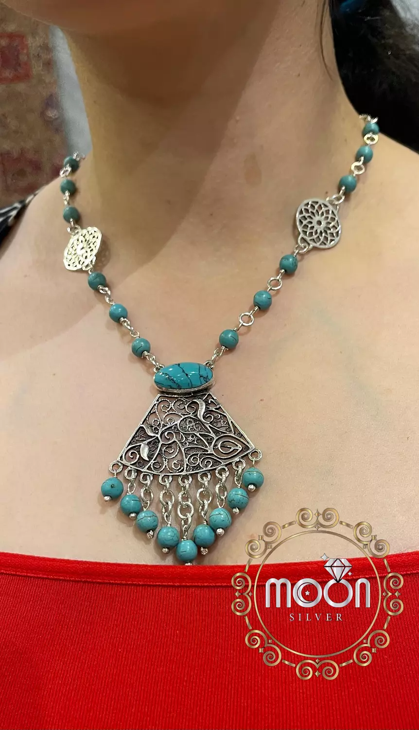 Fayrouz triangle necklace  image