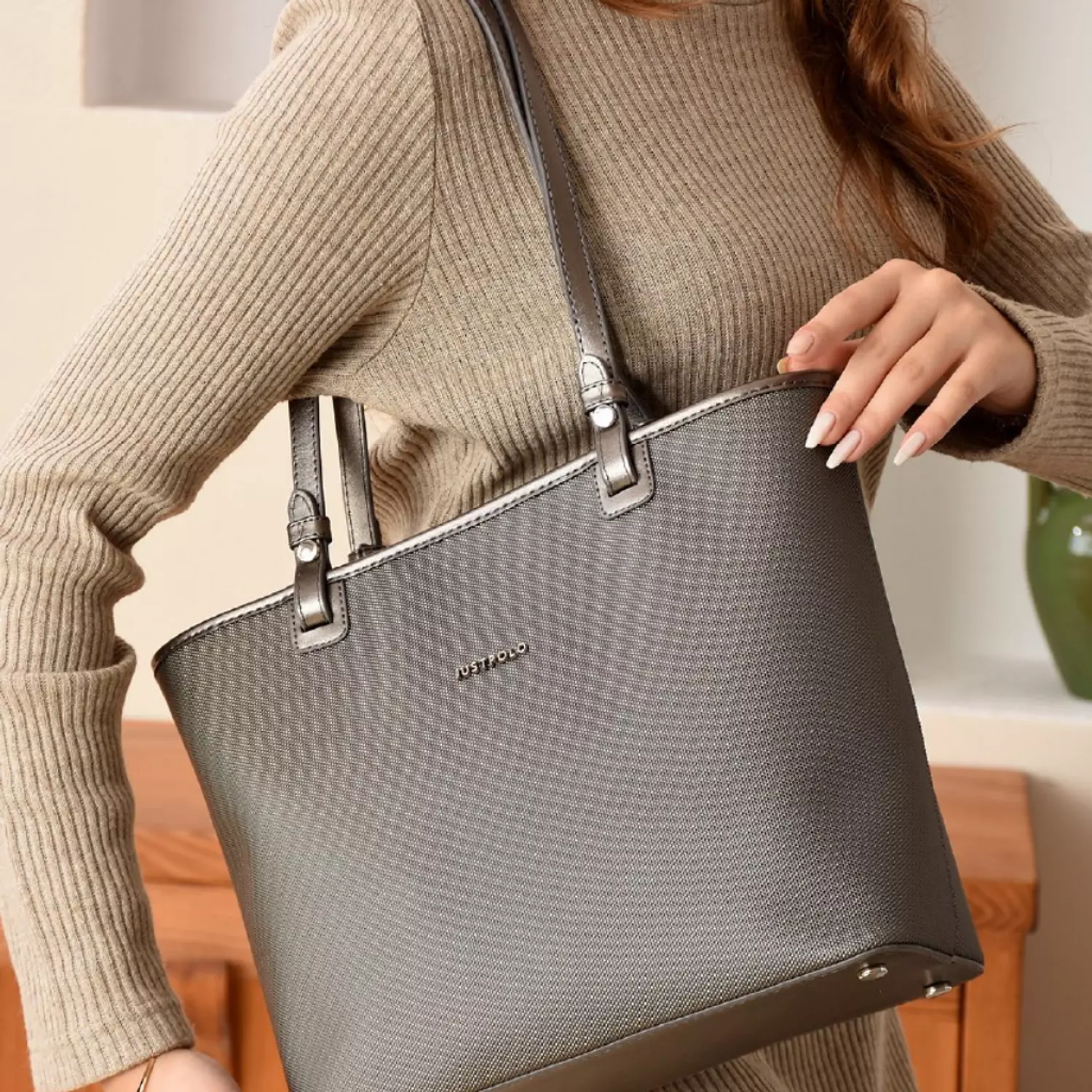 Compact luxe shoulder bag  image