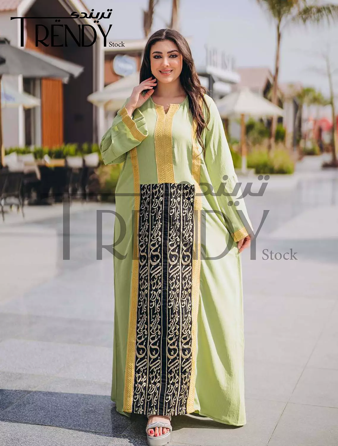 Abaya embroidered with Arabic letters 2
