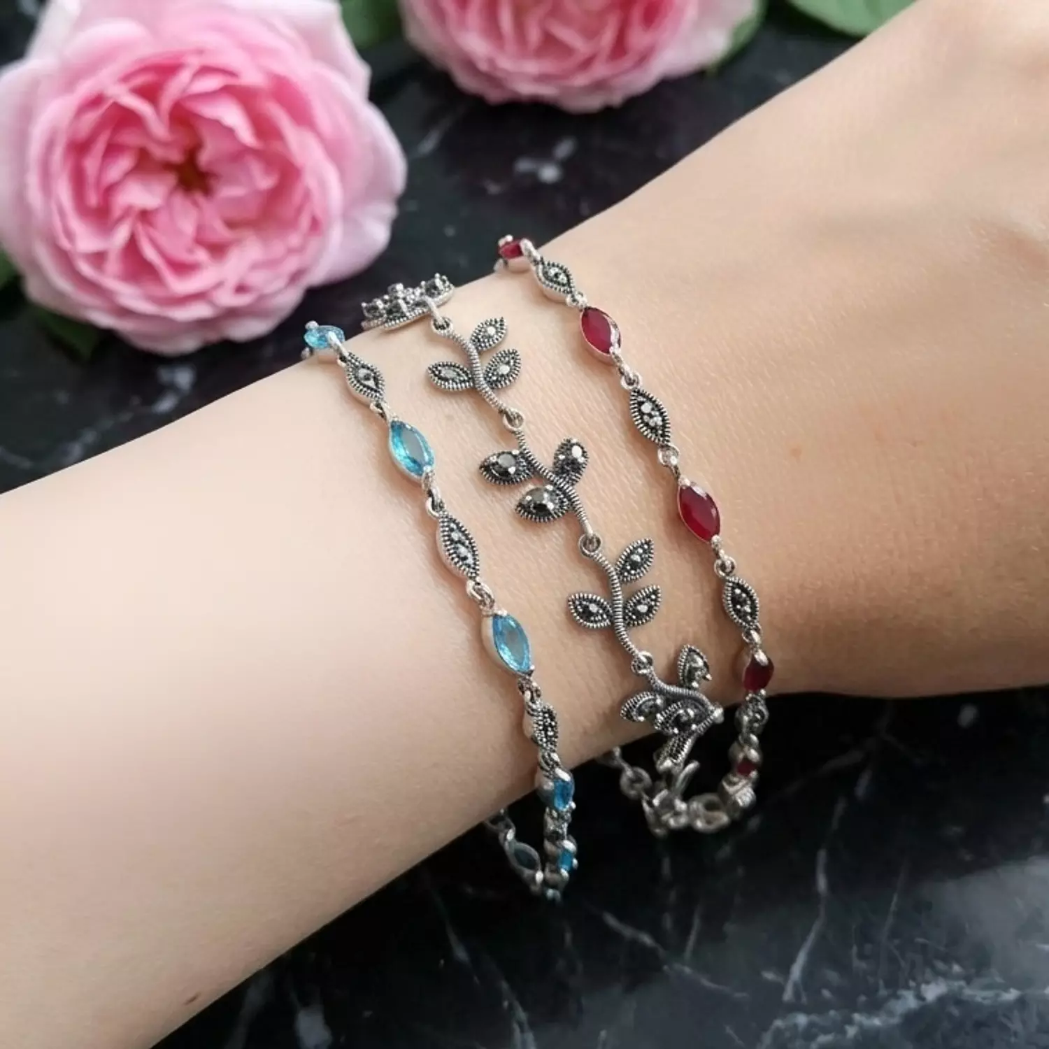 Elegant markiz bracelets image