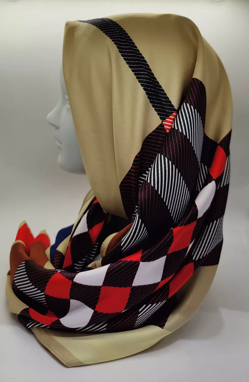Scarf-Clover-Bricks image