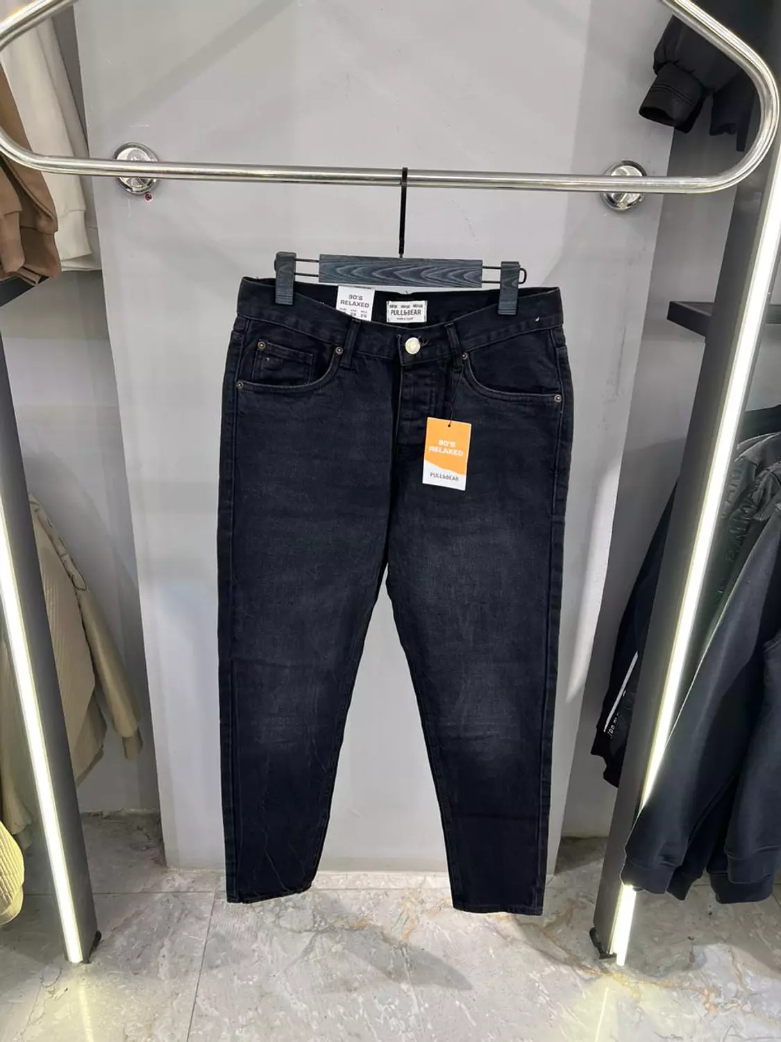 PULL & BEAR RELAXED FIT JEANS 12