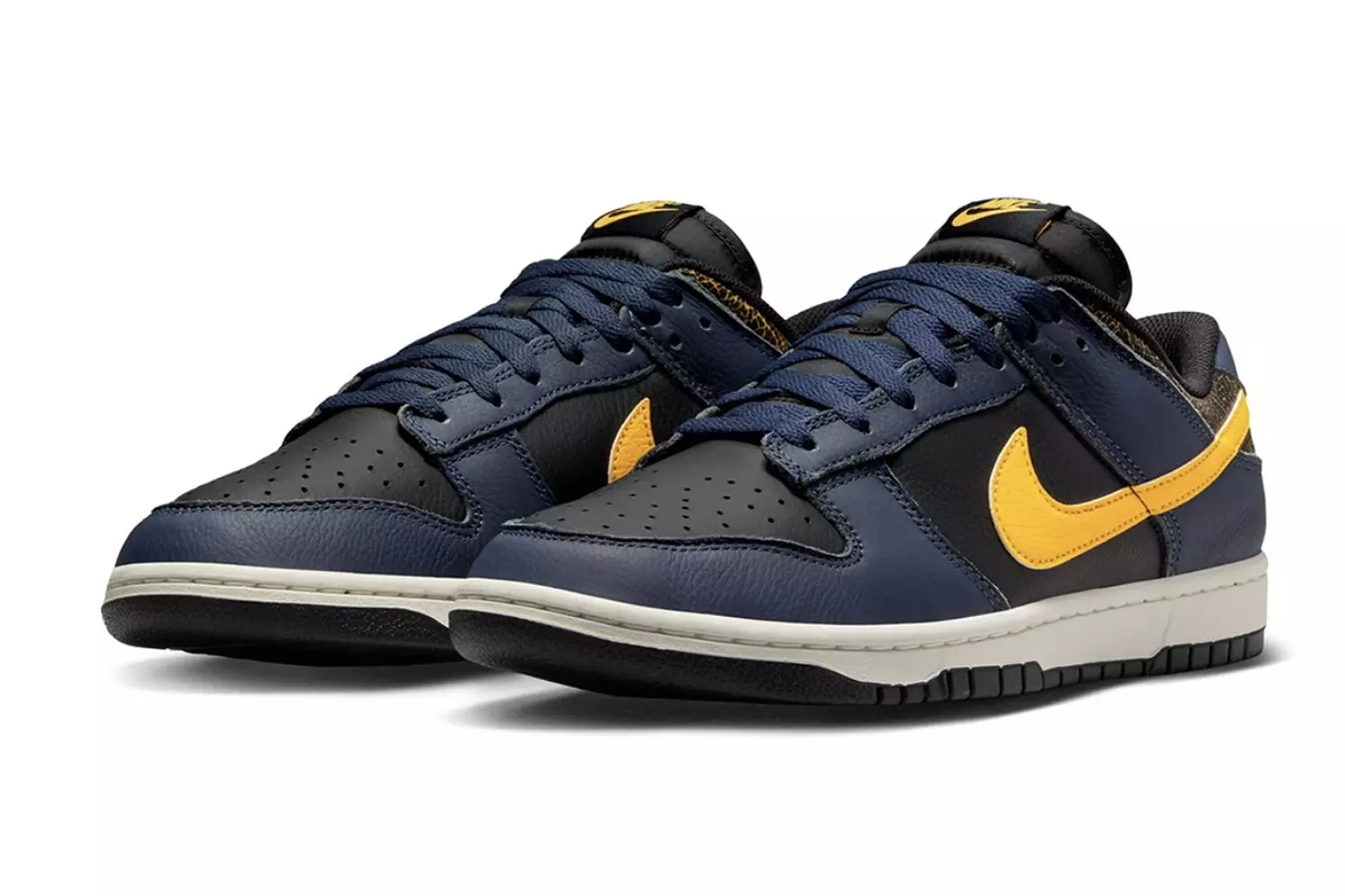 NIKE  DUNK LOW RETRO MICHIGAN BLUE GOLD 1