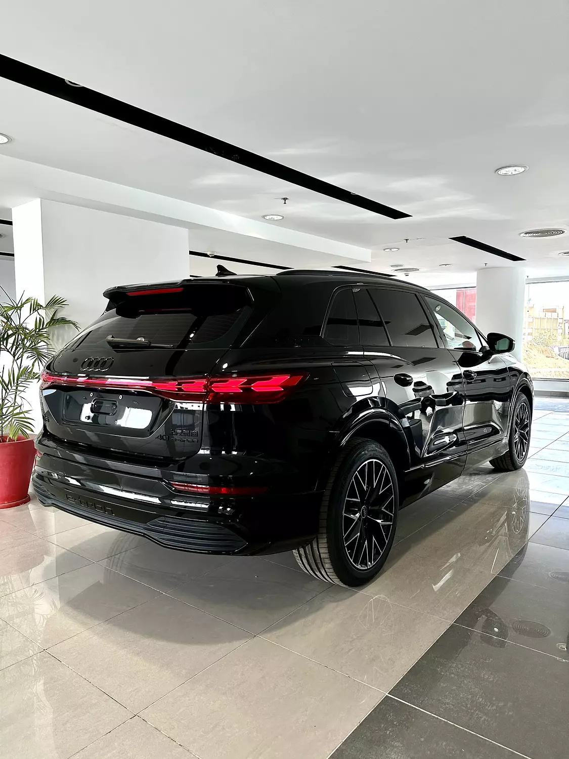 AUDI Q5 Etron  13