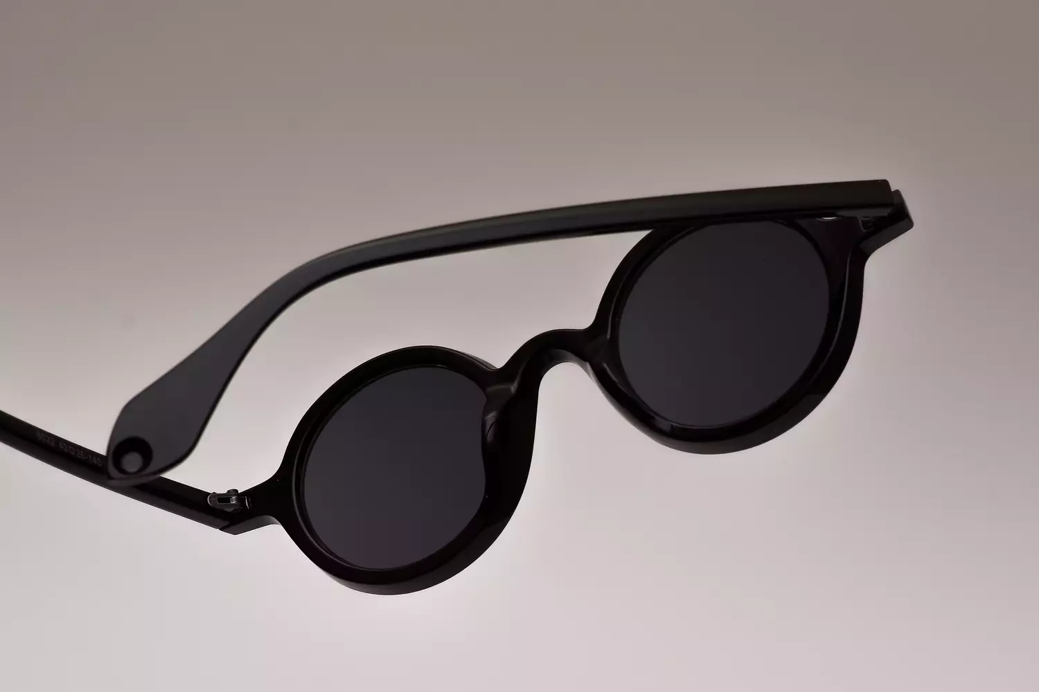 Plastic circular frame 2