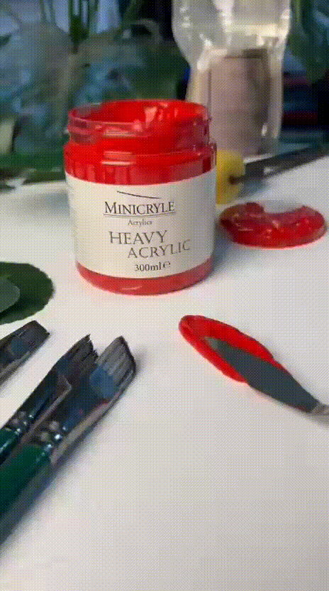 <p style="text-align: center"><strong>Heavy Acrylics</strong></p>