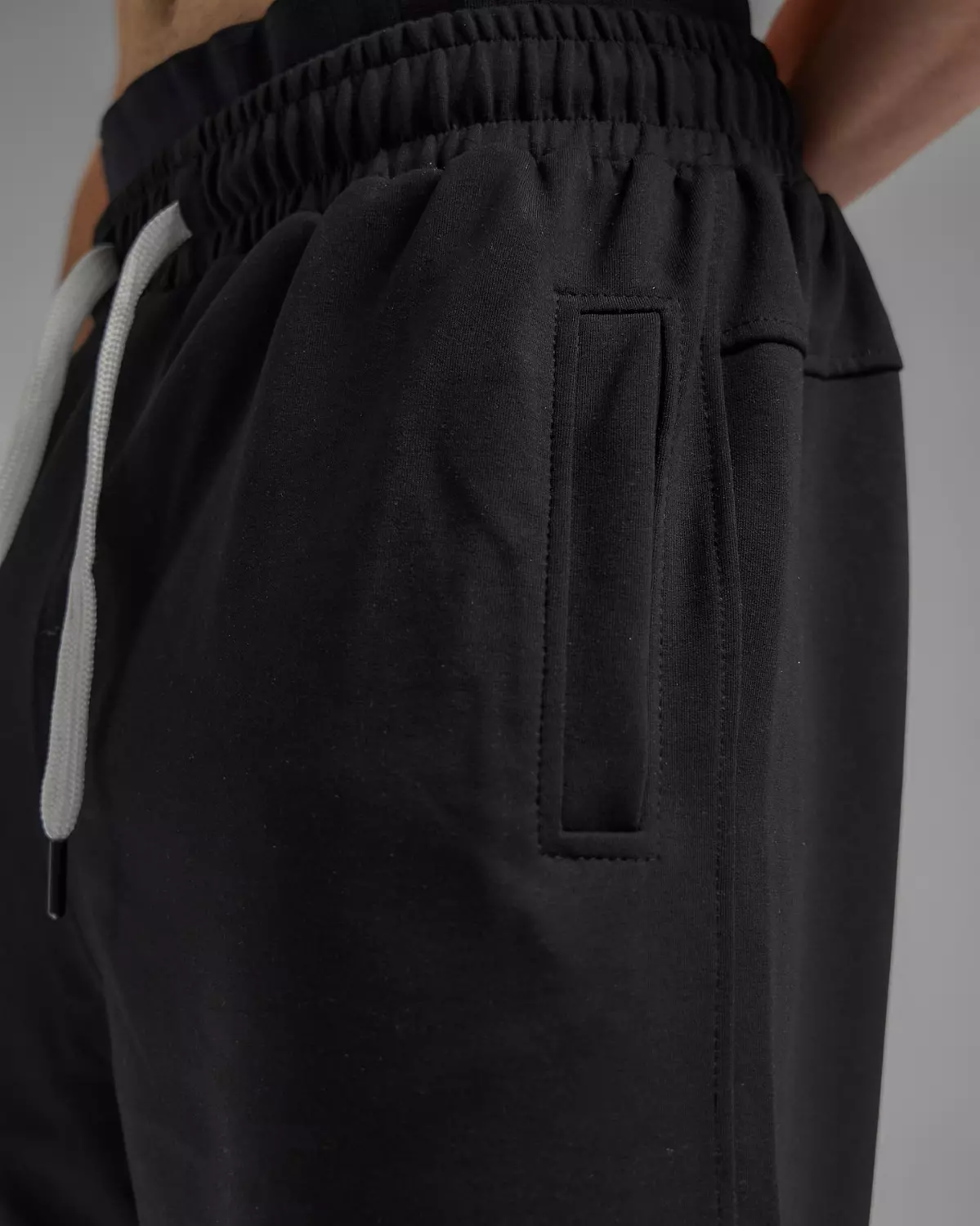 CLASSIC BAGGY SWEATS- black 12