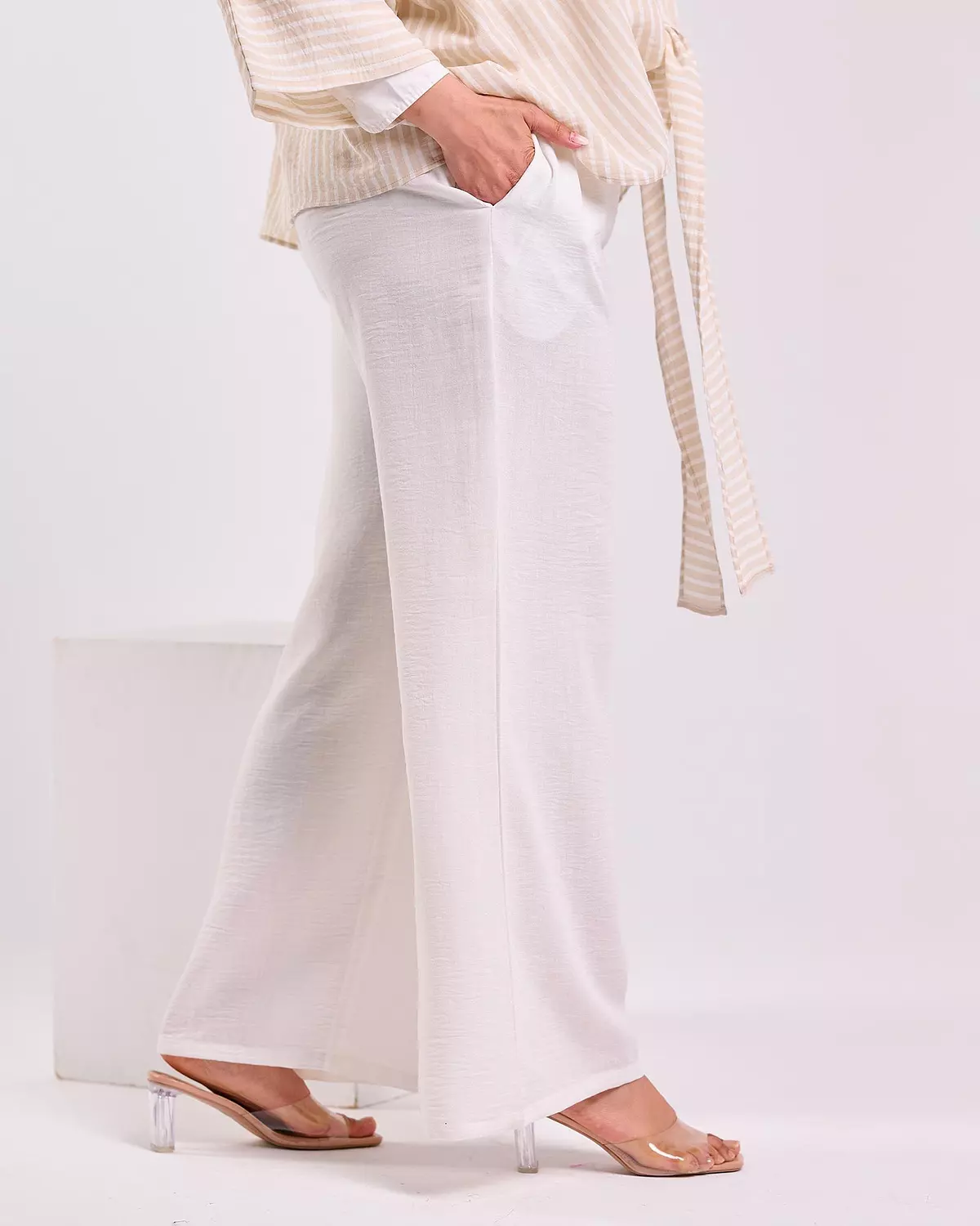 Linen Set in Beige 6