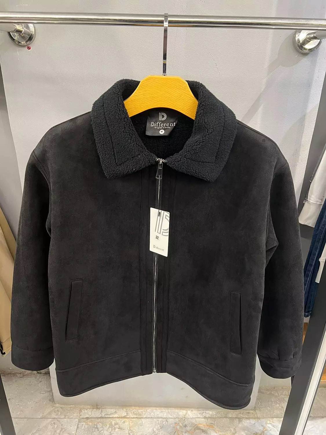 DIFFERENT JACKET \ 1638 image