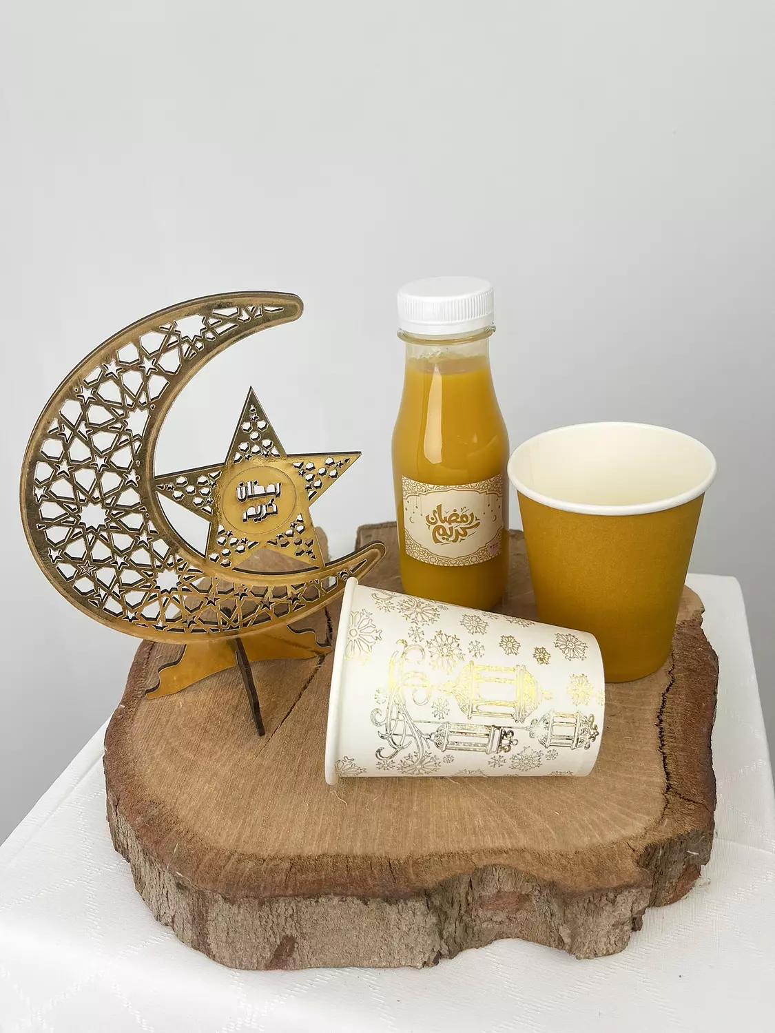 Gold Ramadan Paper Cups 3