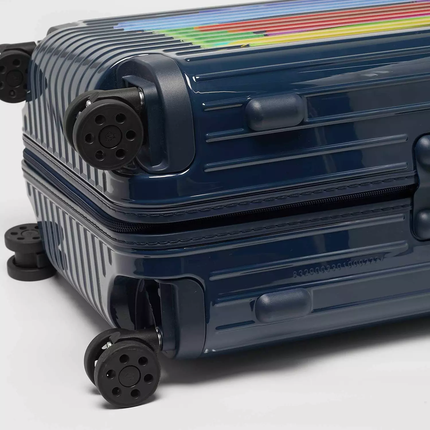 RIMOWA Essential Cabin Threshold suitcase 3