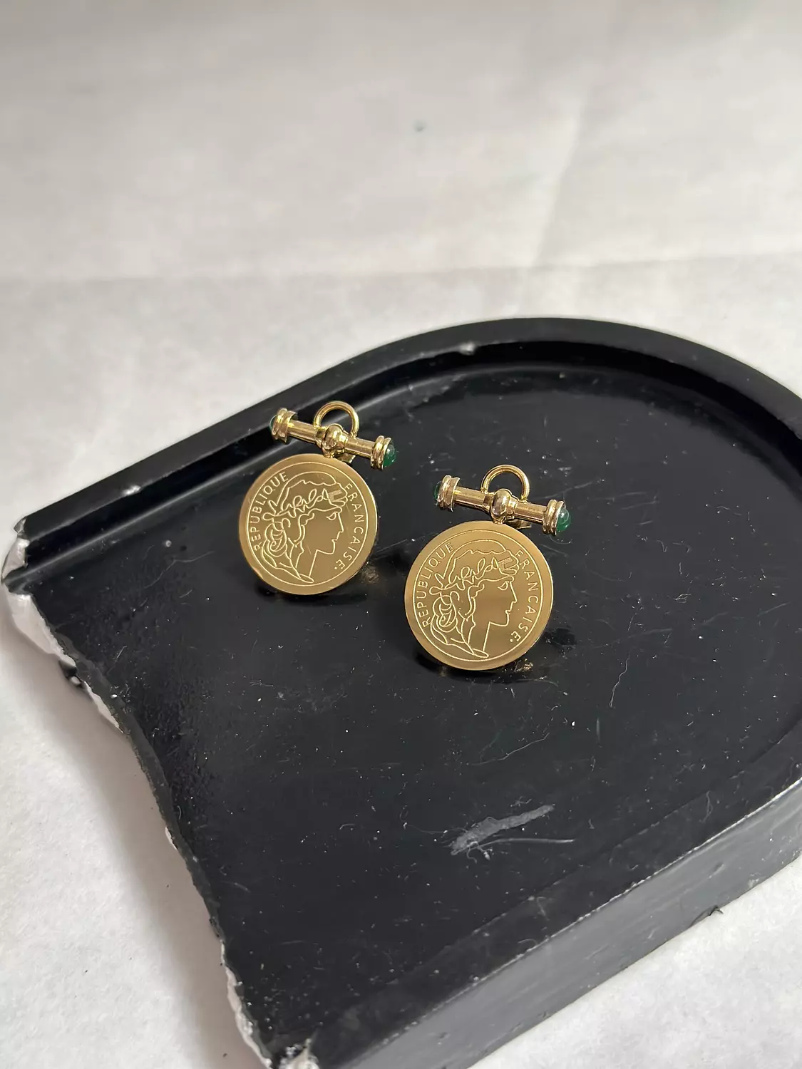 Coin Emerlad Earrings image