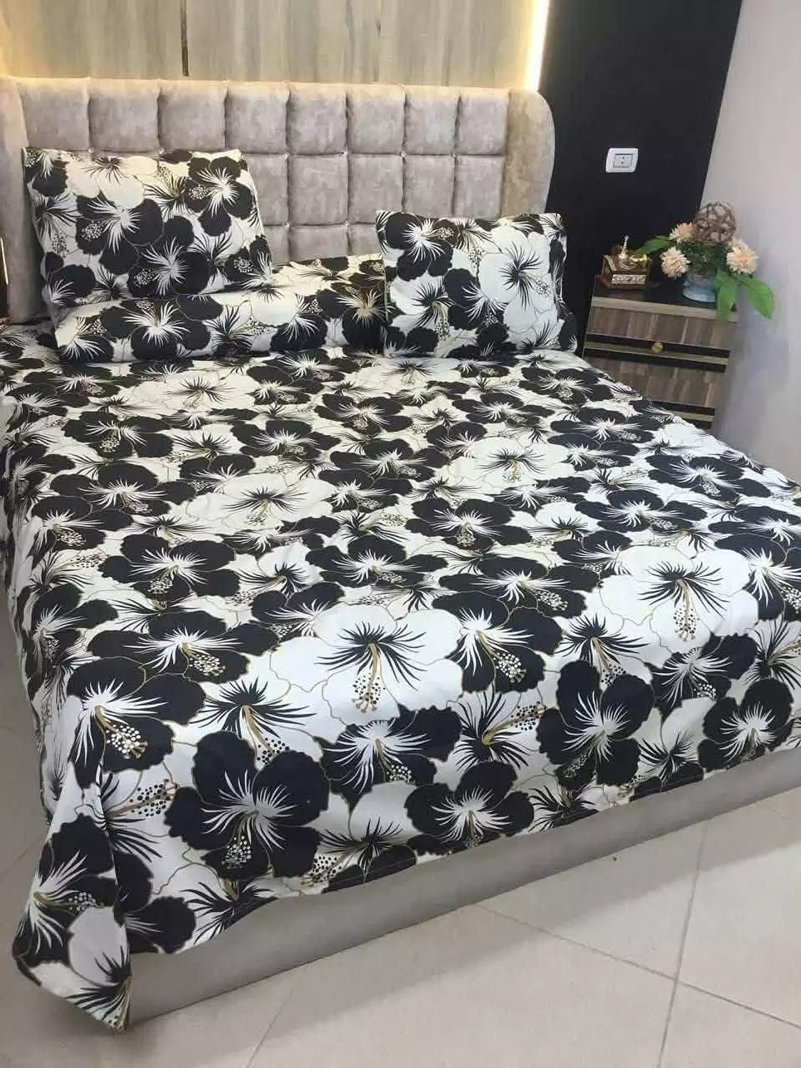 طقم ملايه قطن تركي كبير ورد اسود image