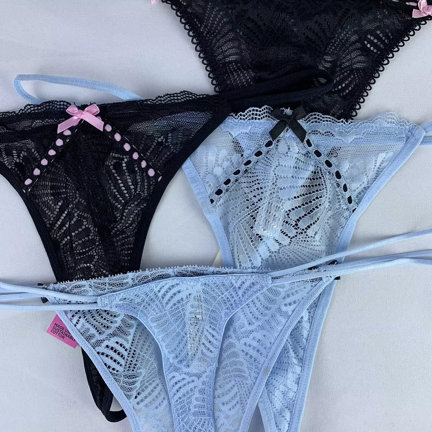 Lace lingerie panty thong from primark uk     Medium / 2 black   Large / 2 baby blue   2