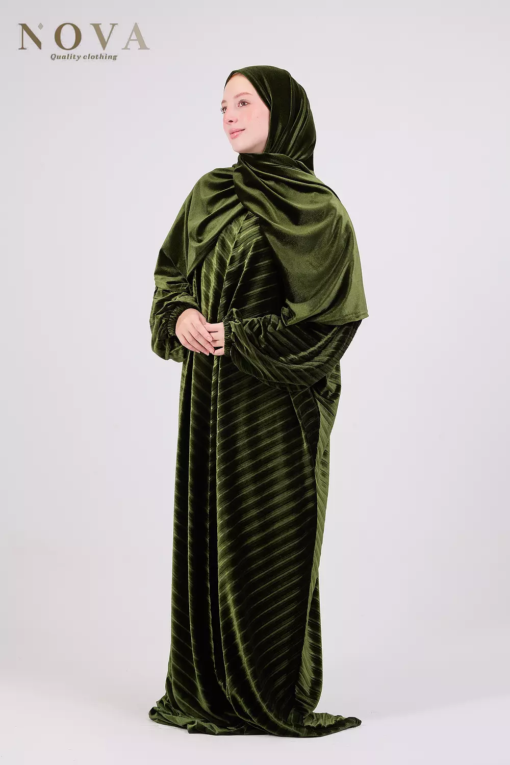 Moss green pleated velvet  1