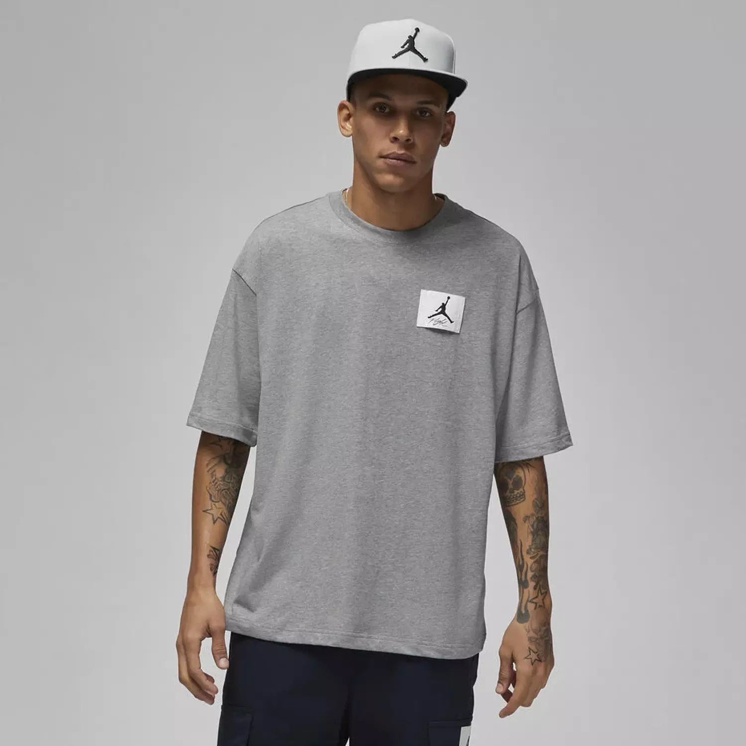 T-shirt air jordan light gray  hover image