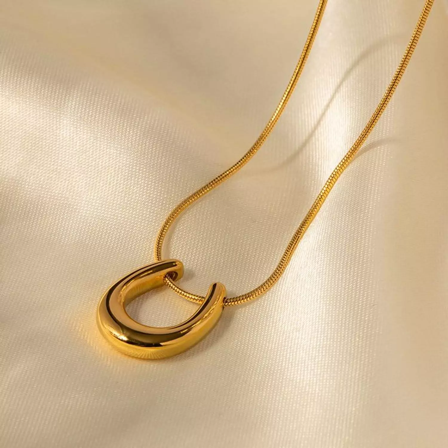 Necklace U shape  3