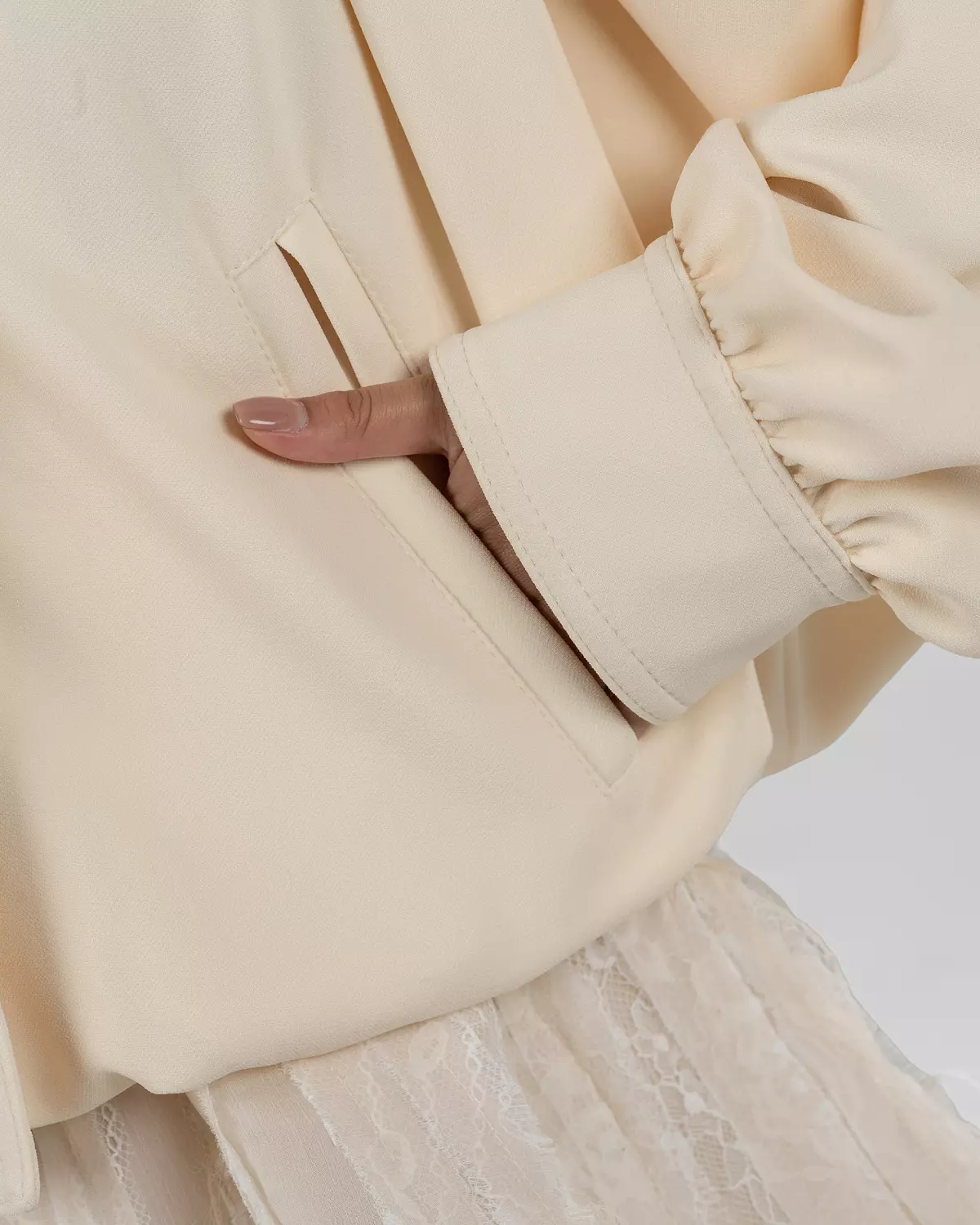 Refined Off-White Balloon Turtleneck Jacket 9