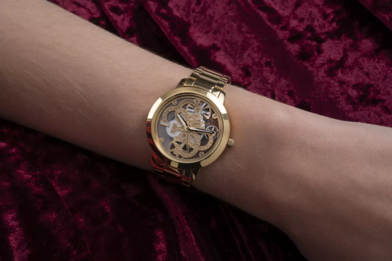 GUESS GW0300L2 Women's  Watch Gold Tone Stainless Steel Bracelet 5