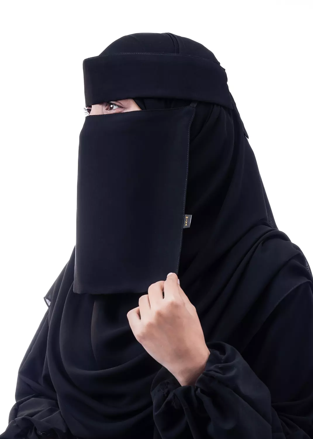 <h2 style="text-align: center">نقاب</h2>