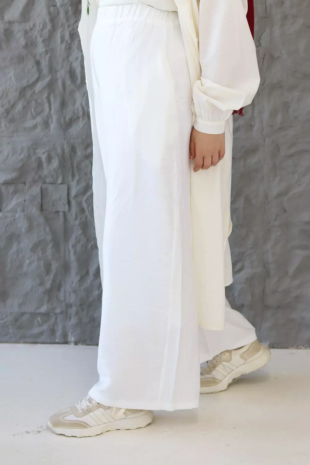 Wide-Leg White Pants 5