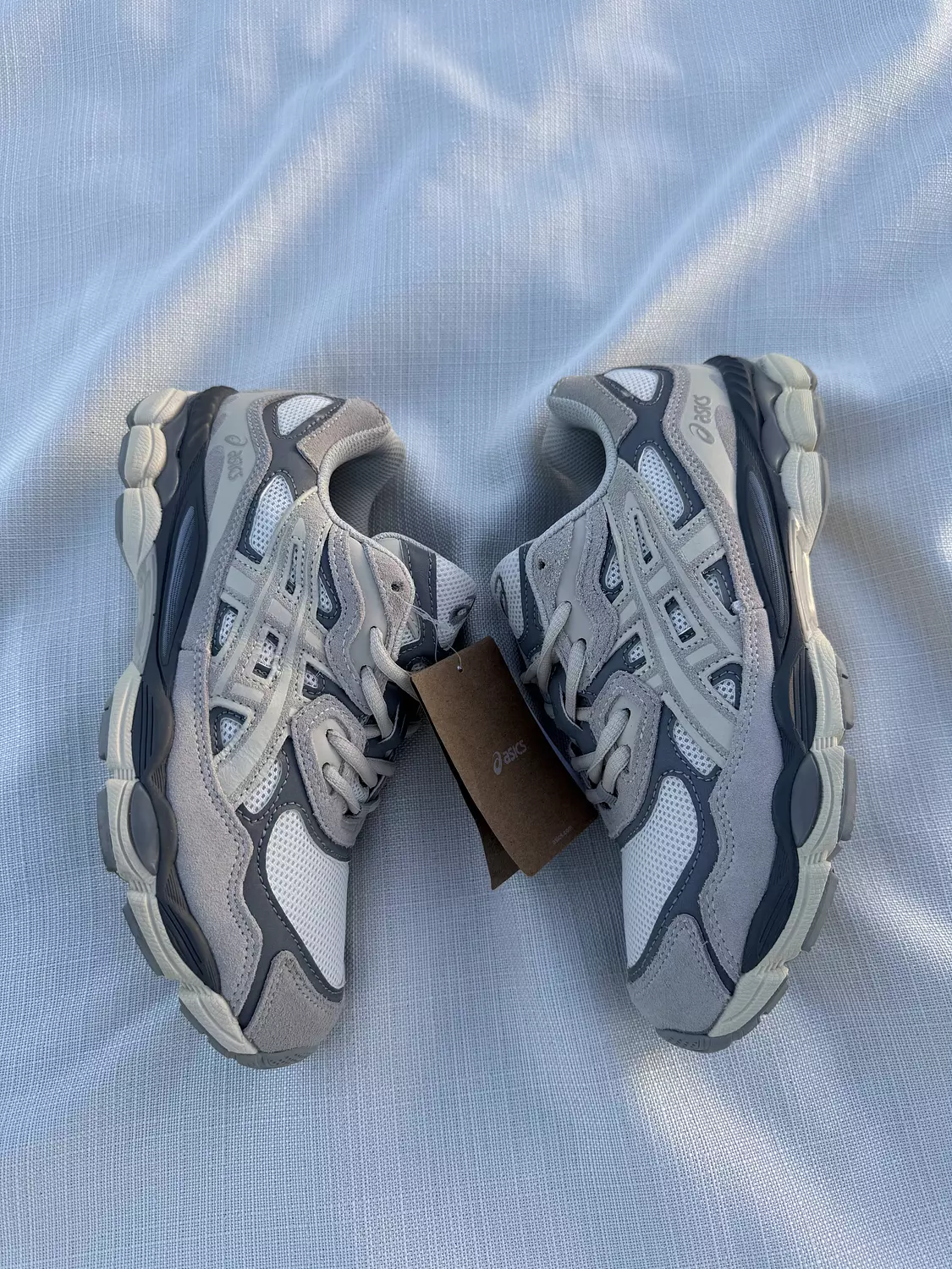  .Asics Gel -NYC image