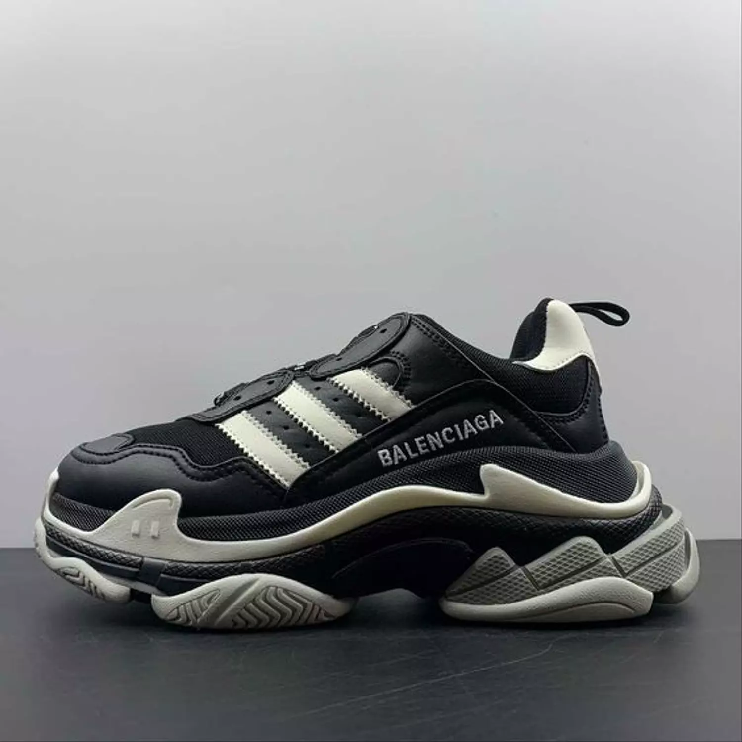  BALENCIAGA TRIPLE S SNEAKERS 2