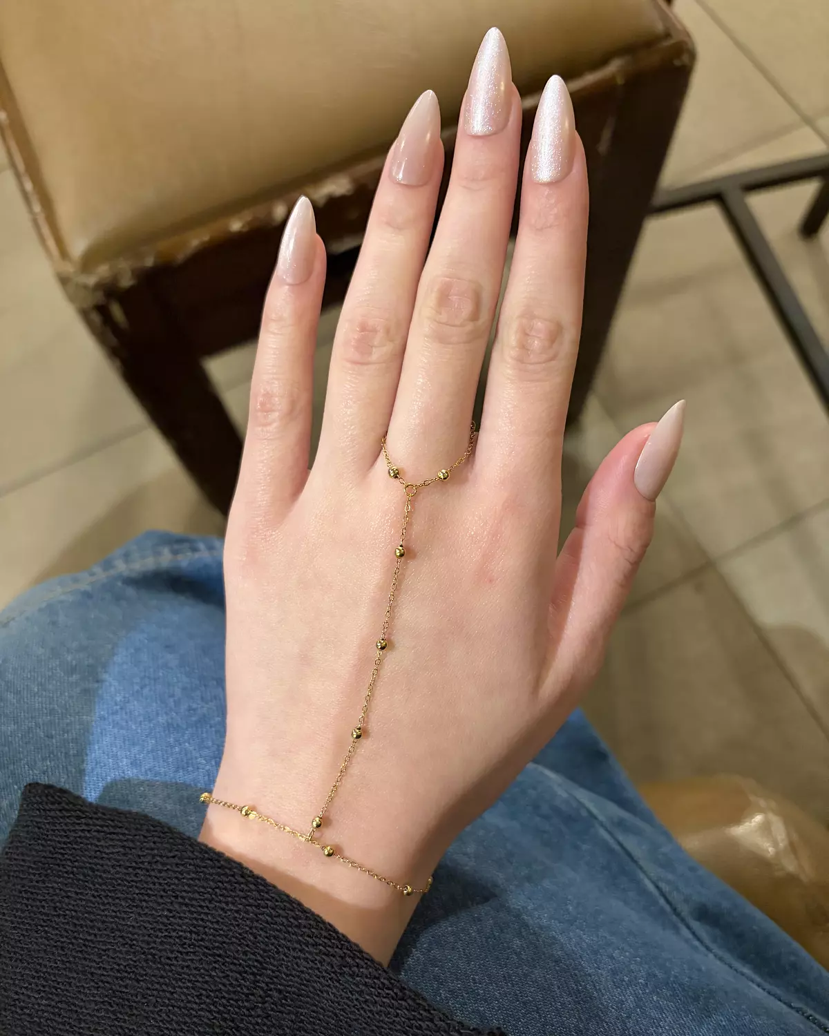 Simple gold stainless steel hand chain  image