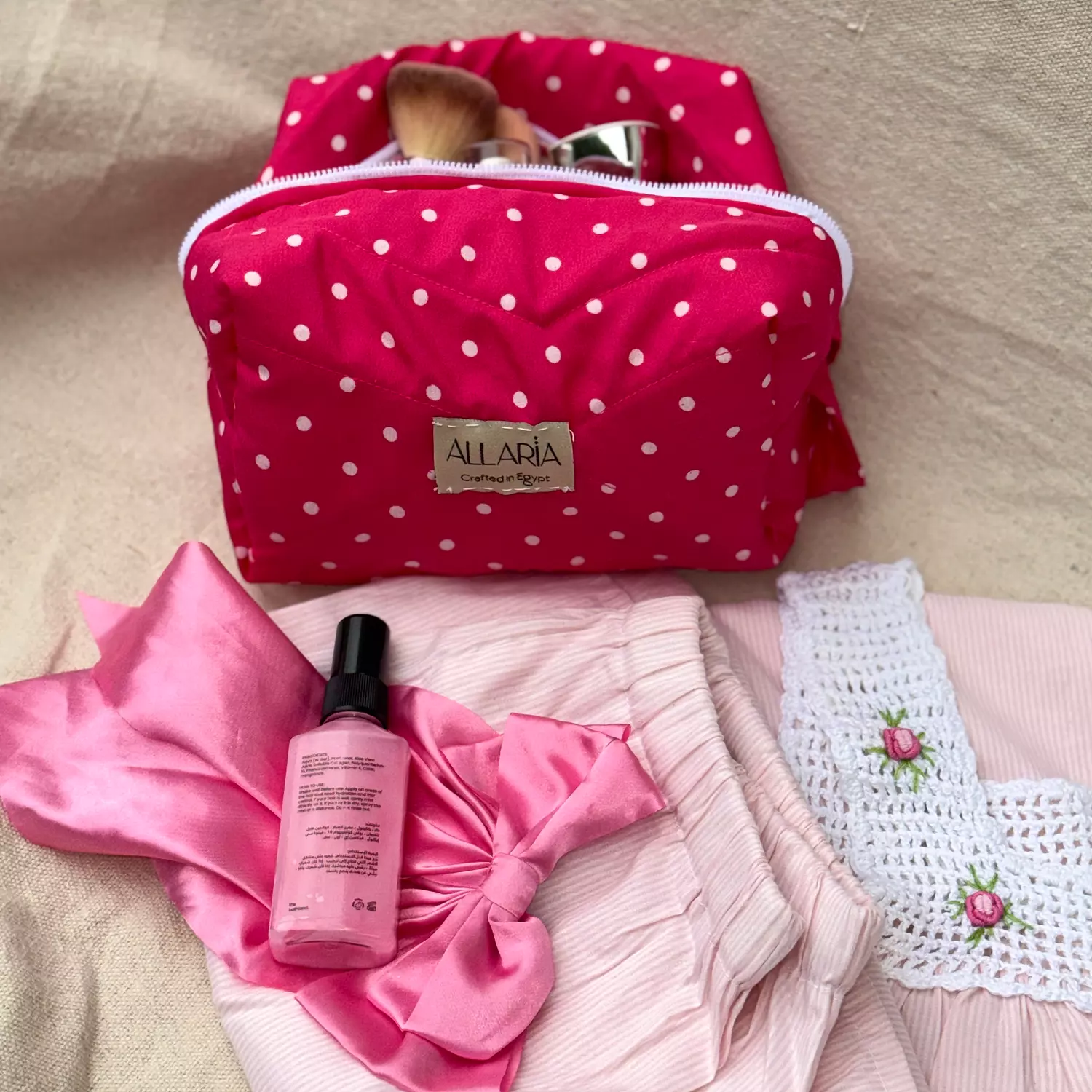 La Vie En Rose Pouches image