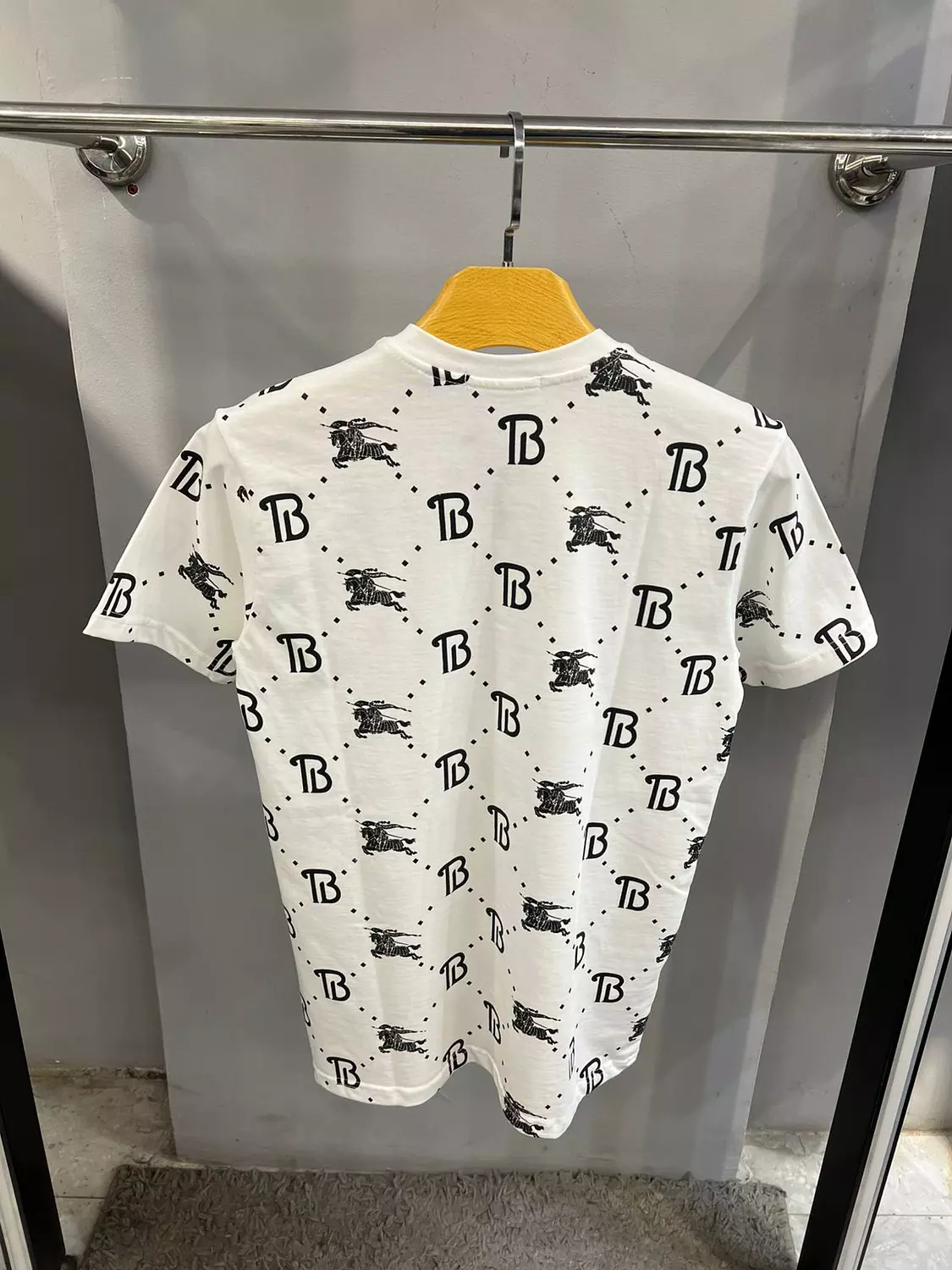 BURBERRY TSHIRT / 1482 3