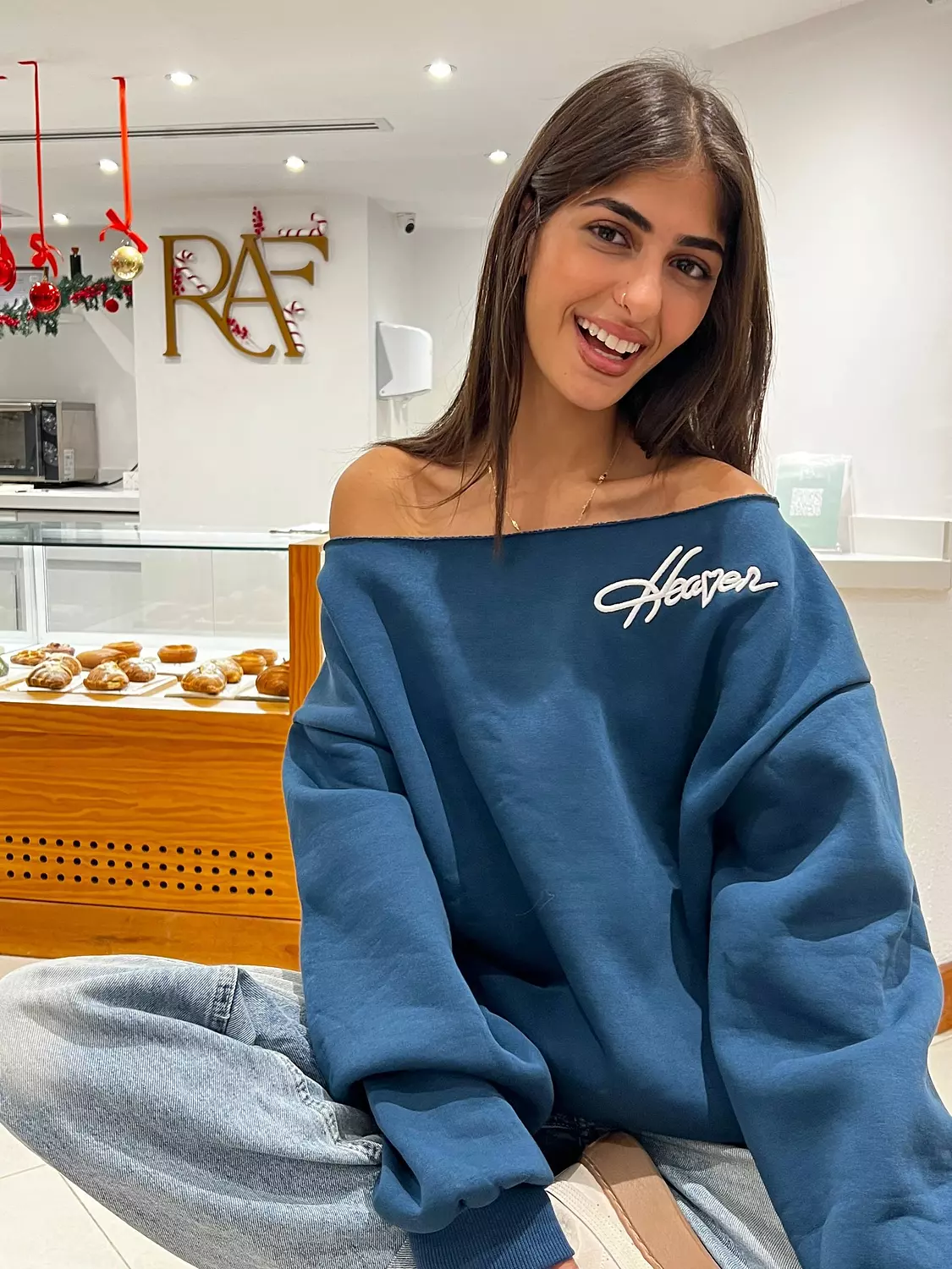 hoodie off shoulder embroidery  11