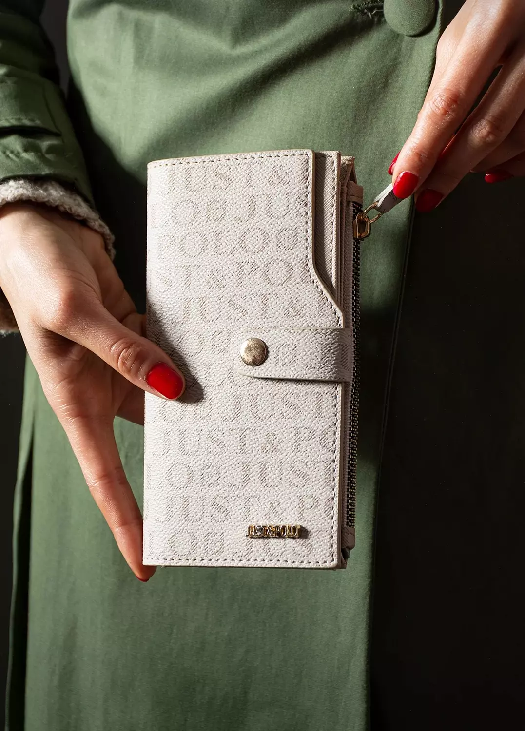 Beige wallet  2