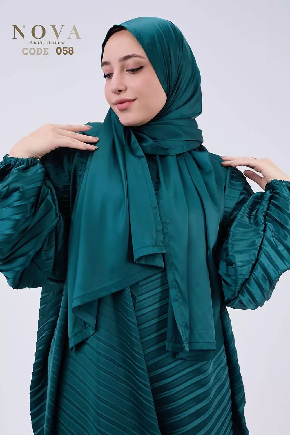 Dark emerald green Plissé 2