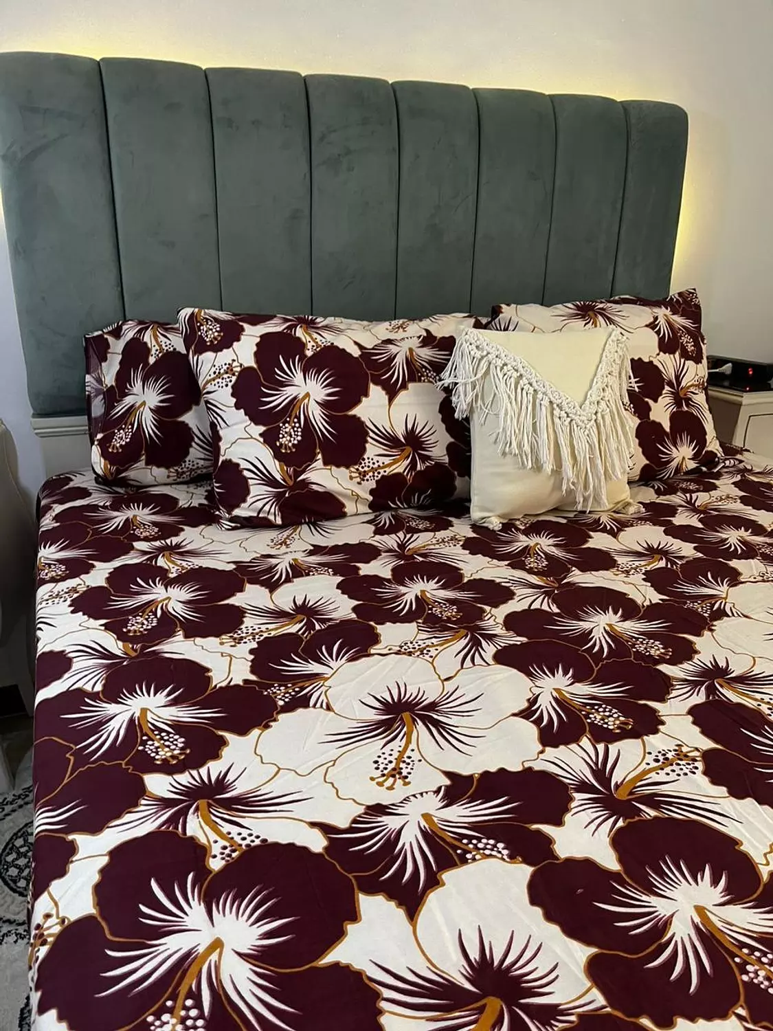 طقم ملايه قطن تركي كبير ورد بني image