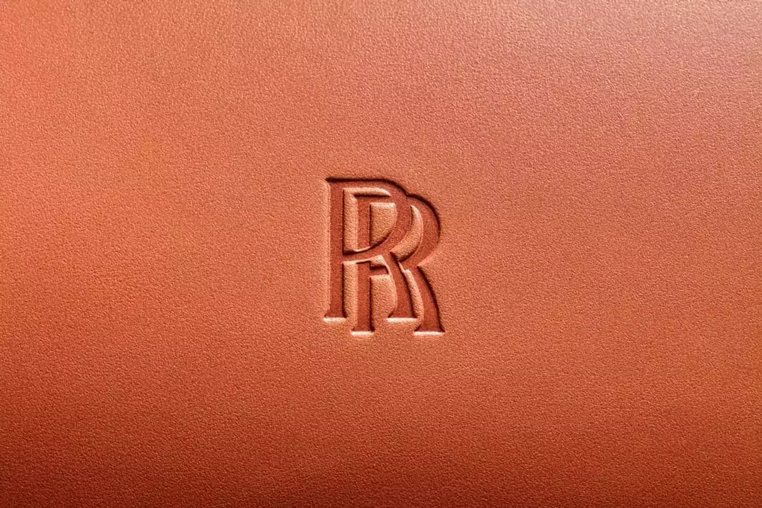 🎖️🌐 Rolls-Royce: Where Ancient Heritage Meets the Future of Luxury 7