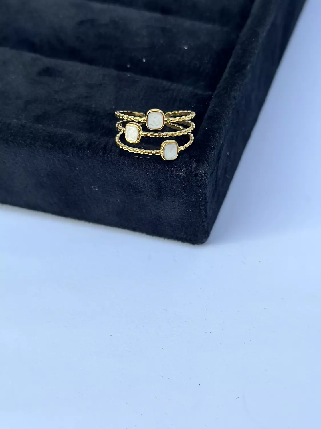 Tiny white squares Ring 1