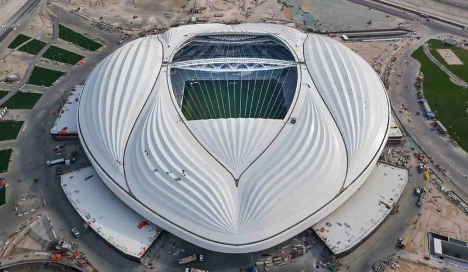 🎖️🌐 Zaha Hadid: The Iconic Architect Who Redefined the World of Architecture 3