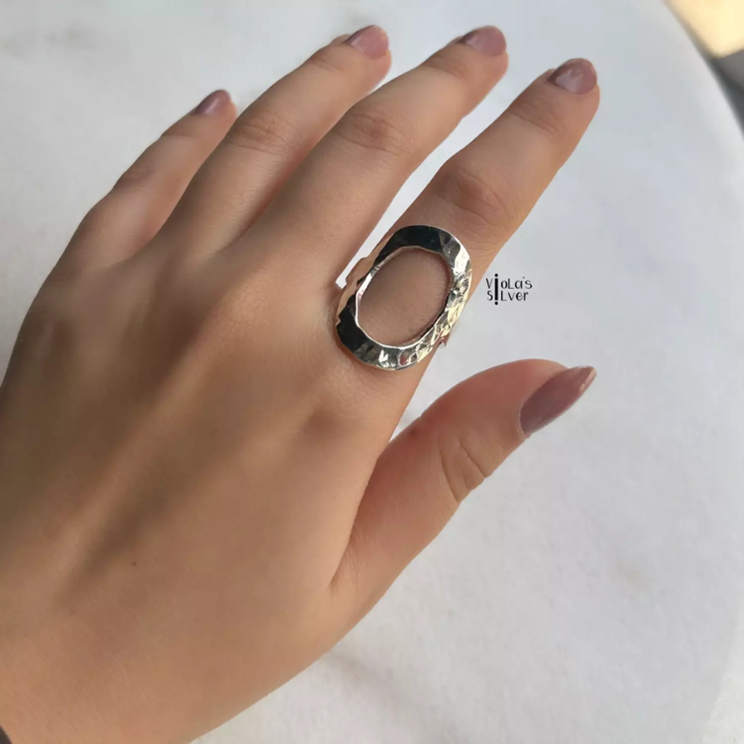 Oval minimal ring image