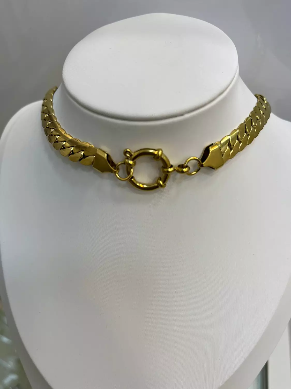 Chocker C8 2