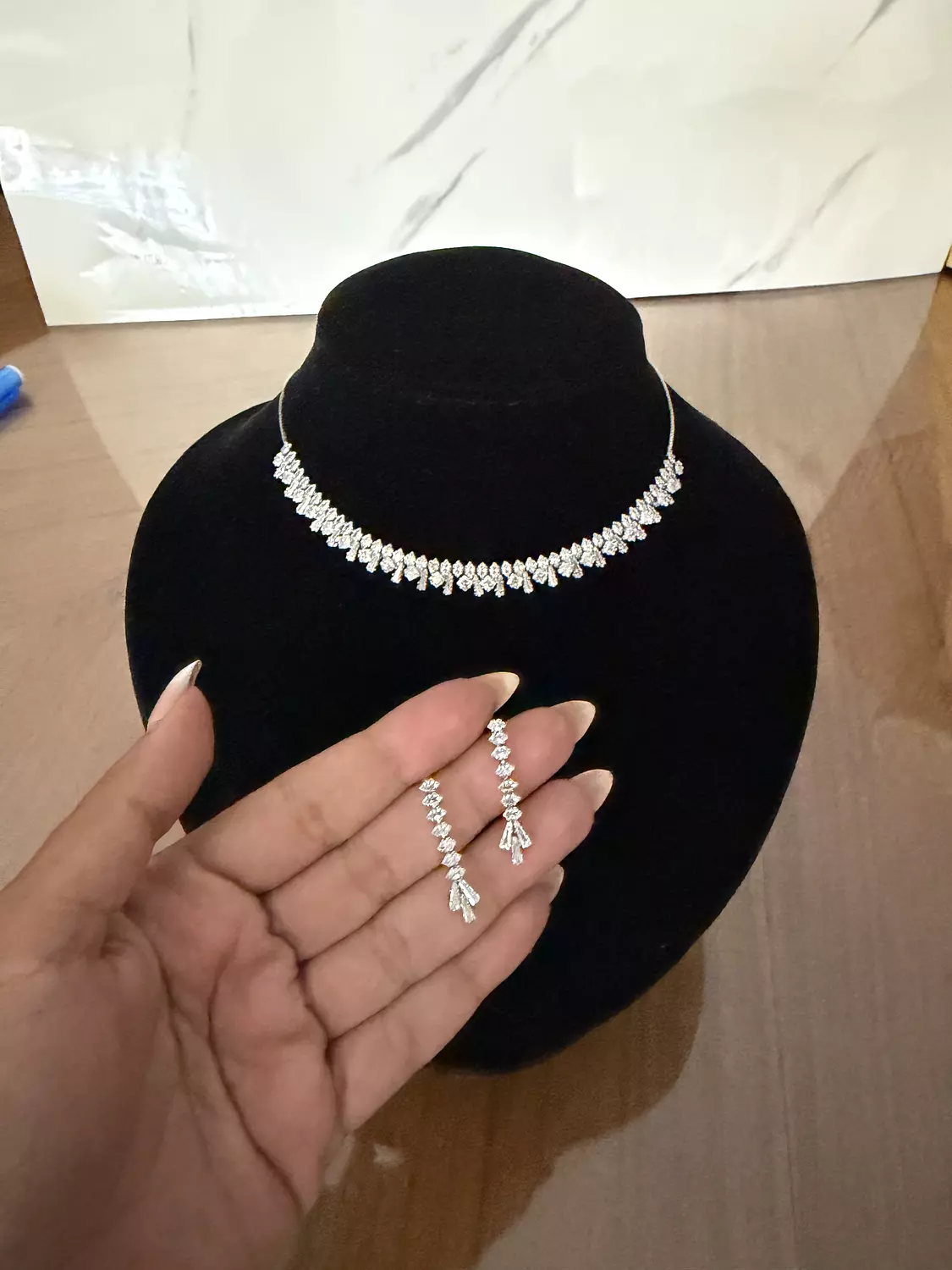 Zircon choker set image