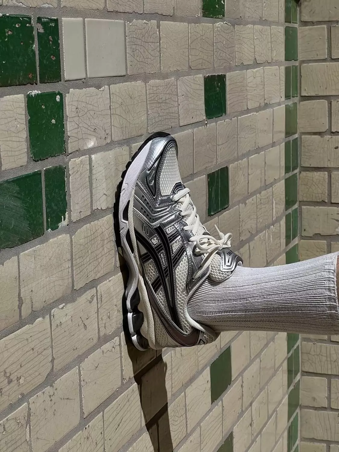 ASICS Men's GEL-KAYANO 14 White/ Creamy Metallic  1