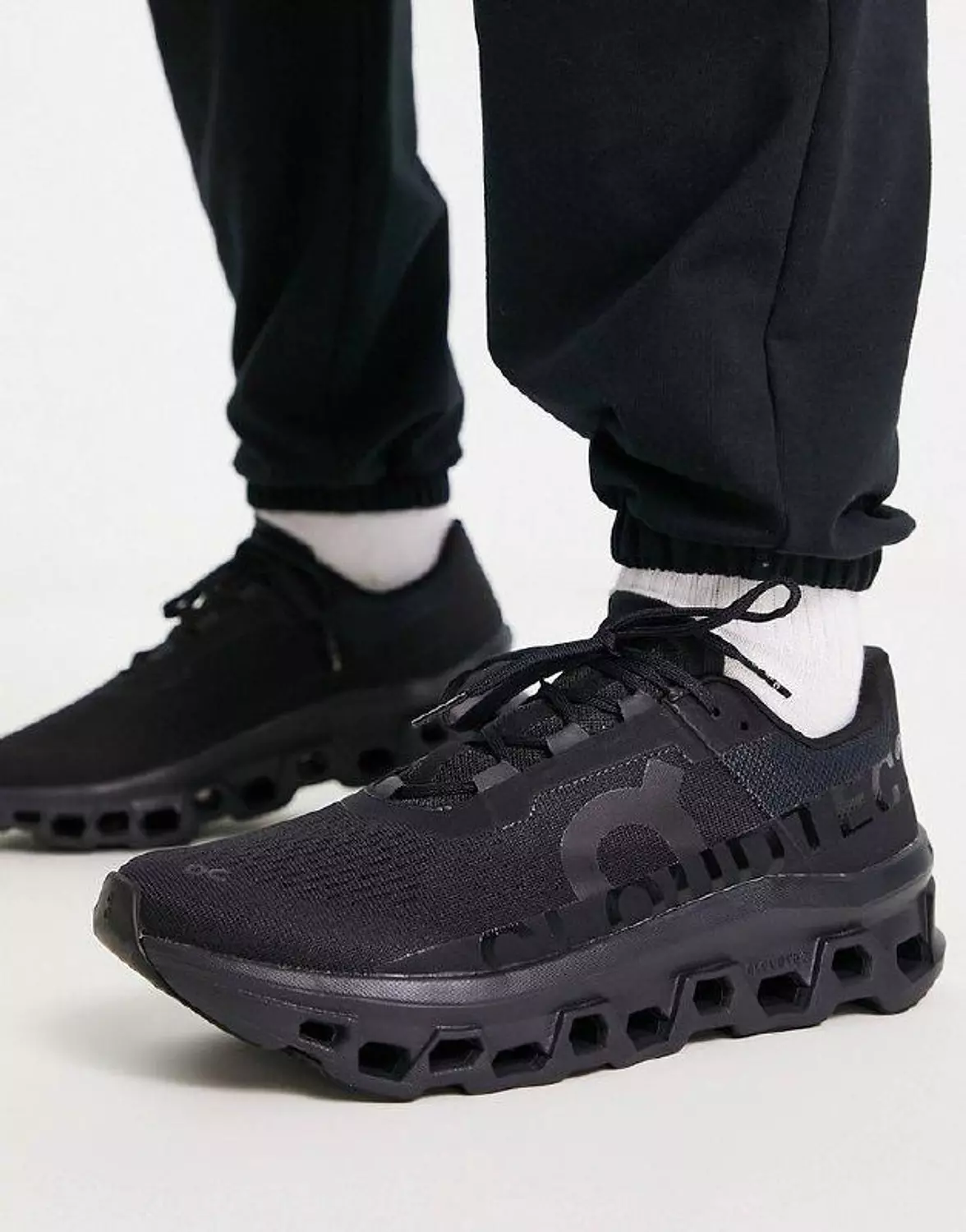 On Running Cloudmonster All Black 1