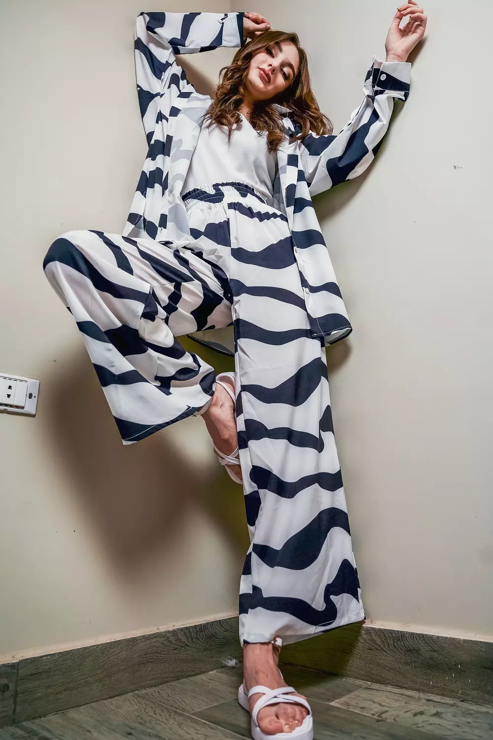 2-piece set  Pants, jacket - Black and white Tiger  3