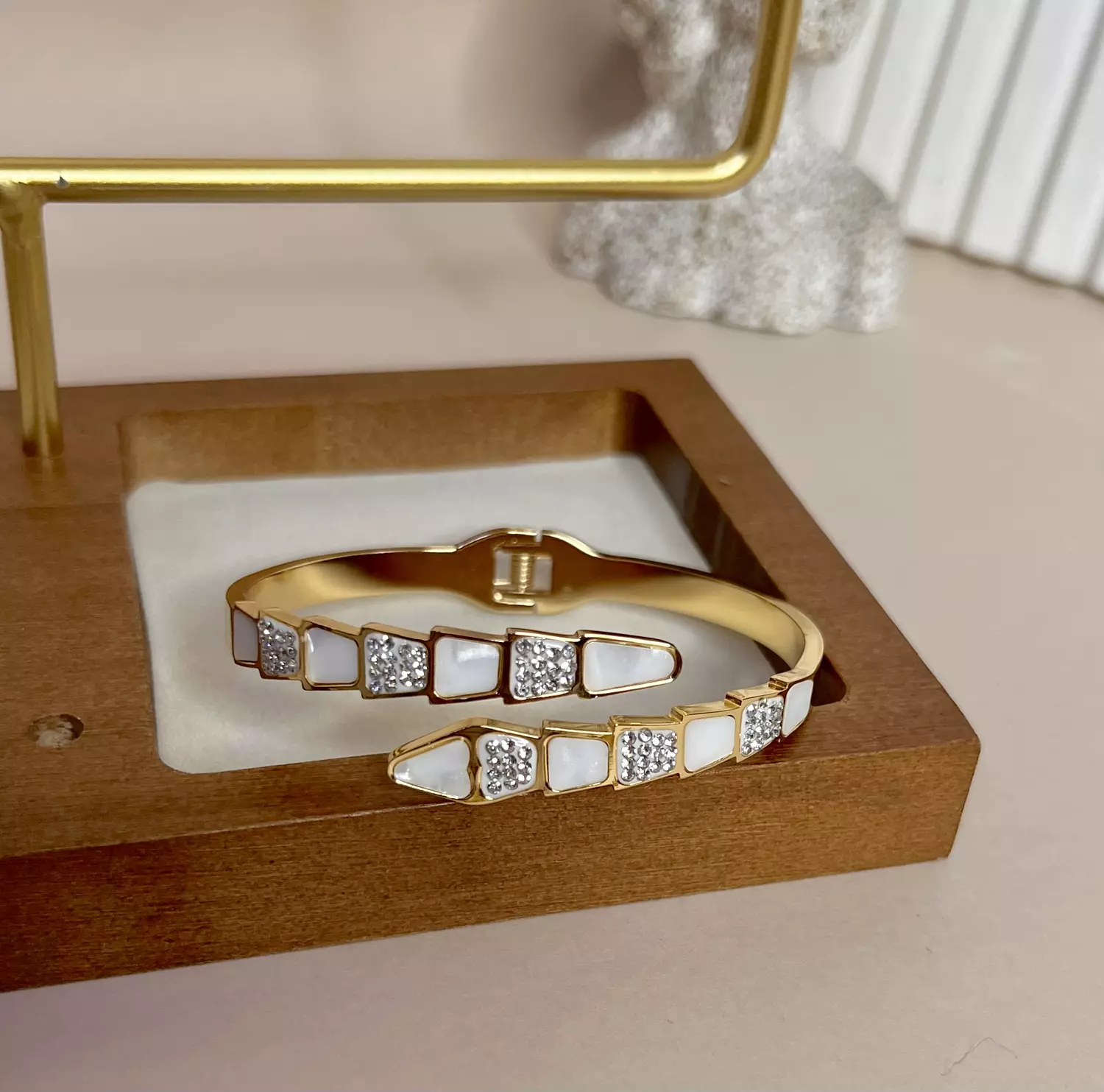 Serpenti Bangle  image