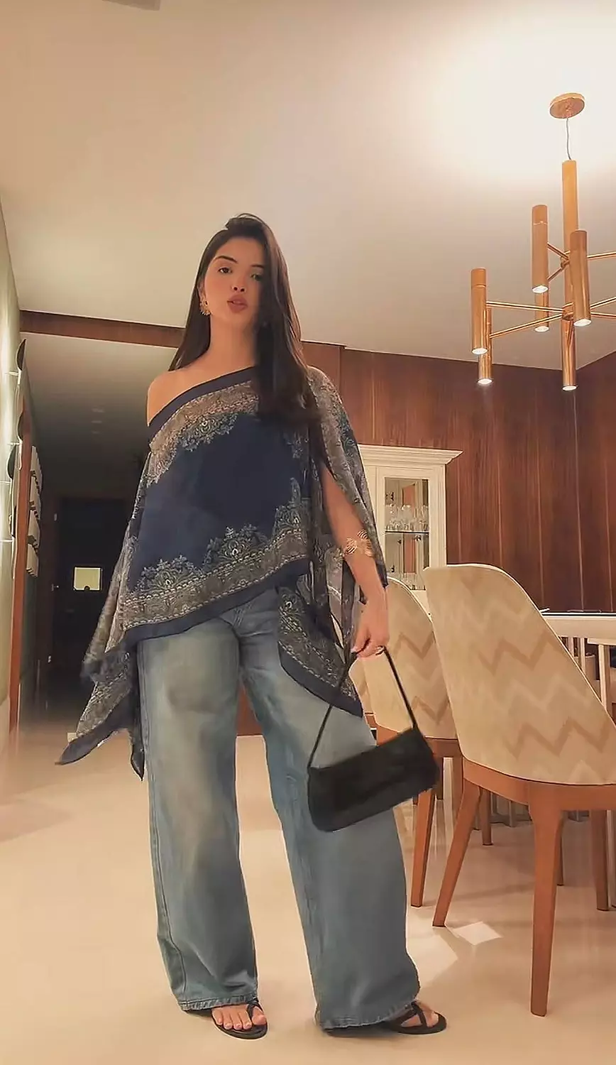 Blue blouse  1