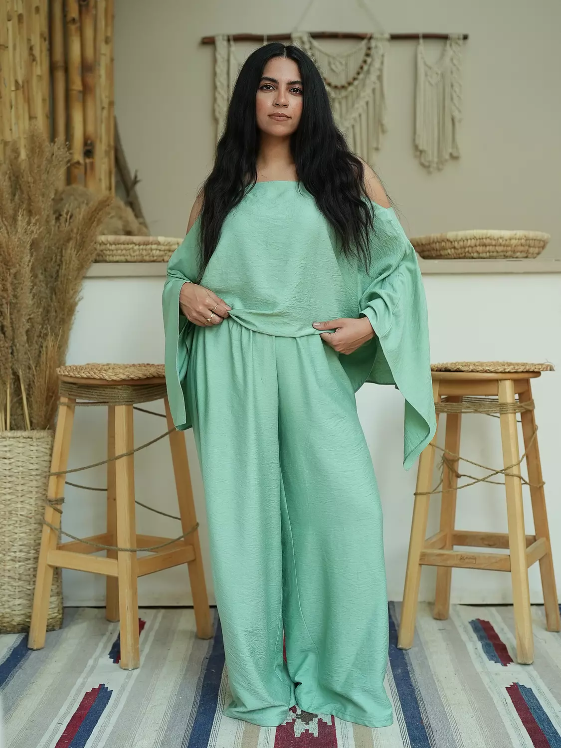 MINT GREEN WOMAN CUT SET image