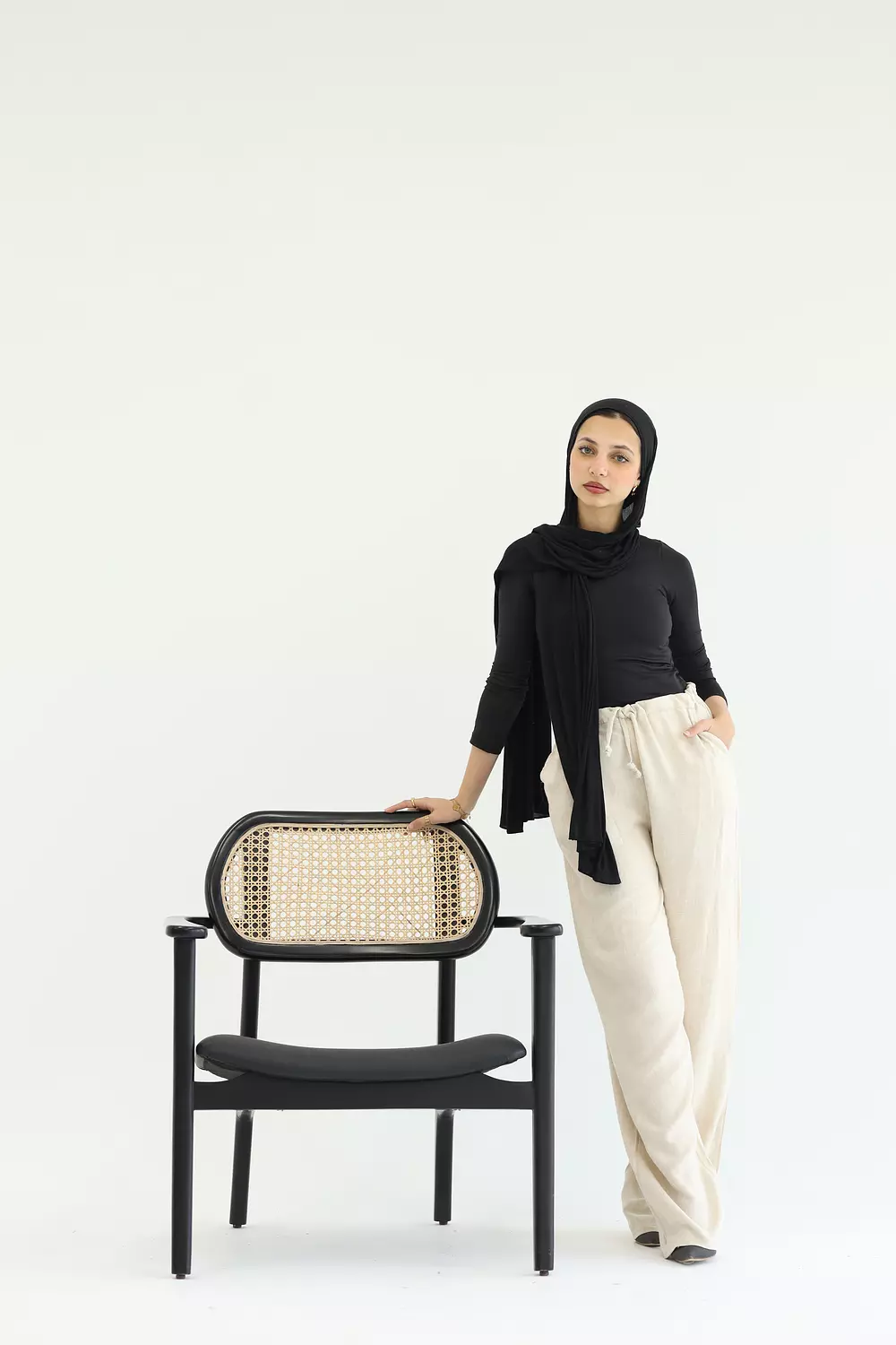 Beige linen trousers with waistband 2