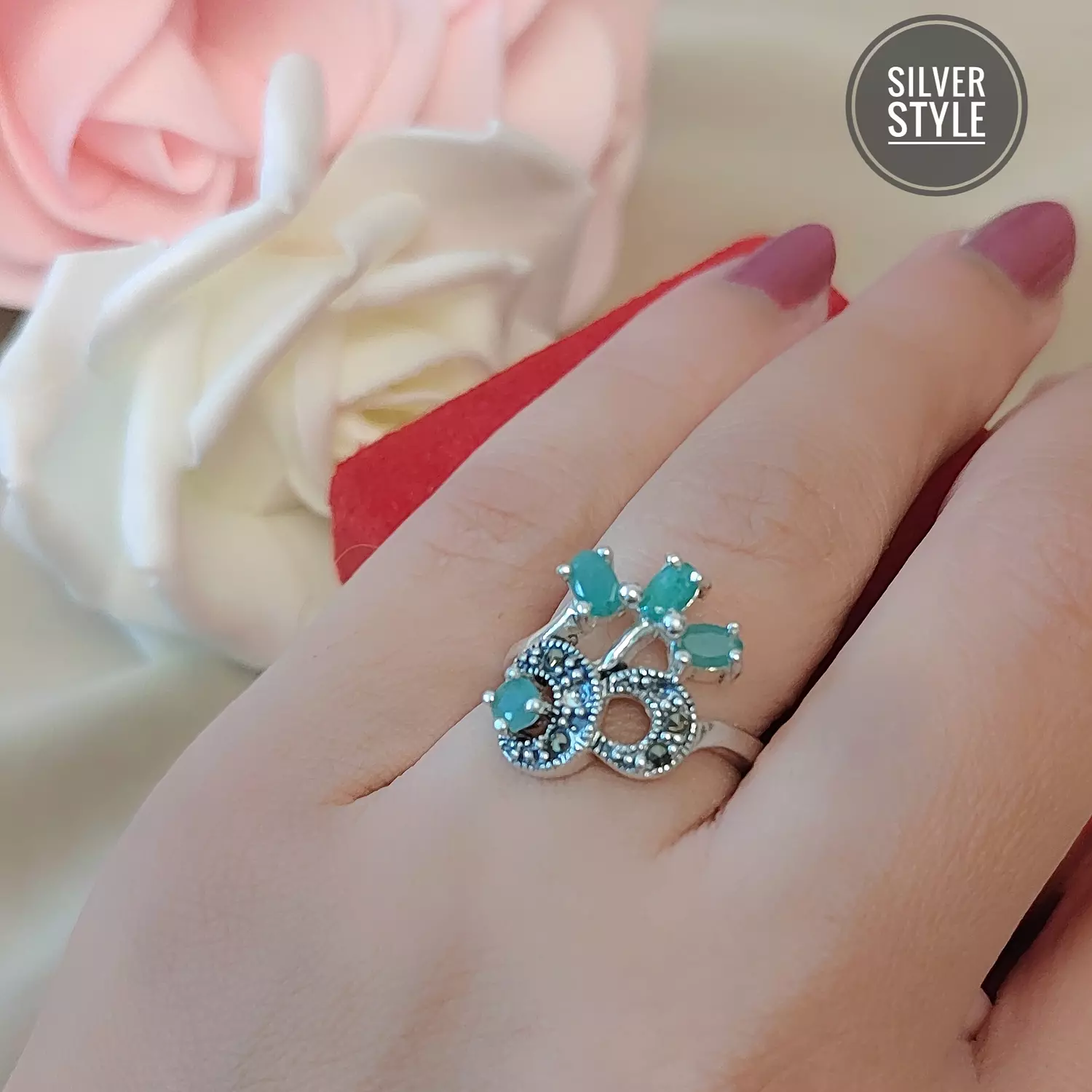 Emerald elegant Ring 1